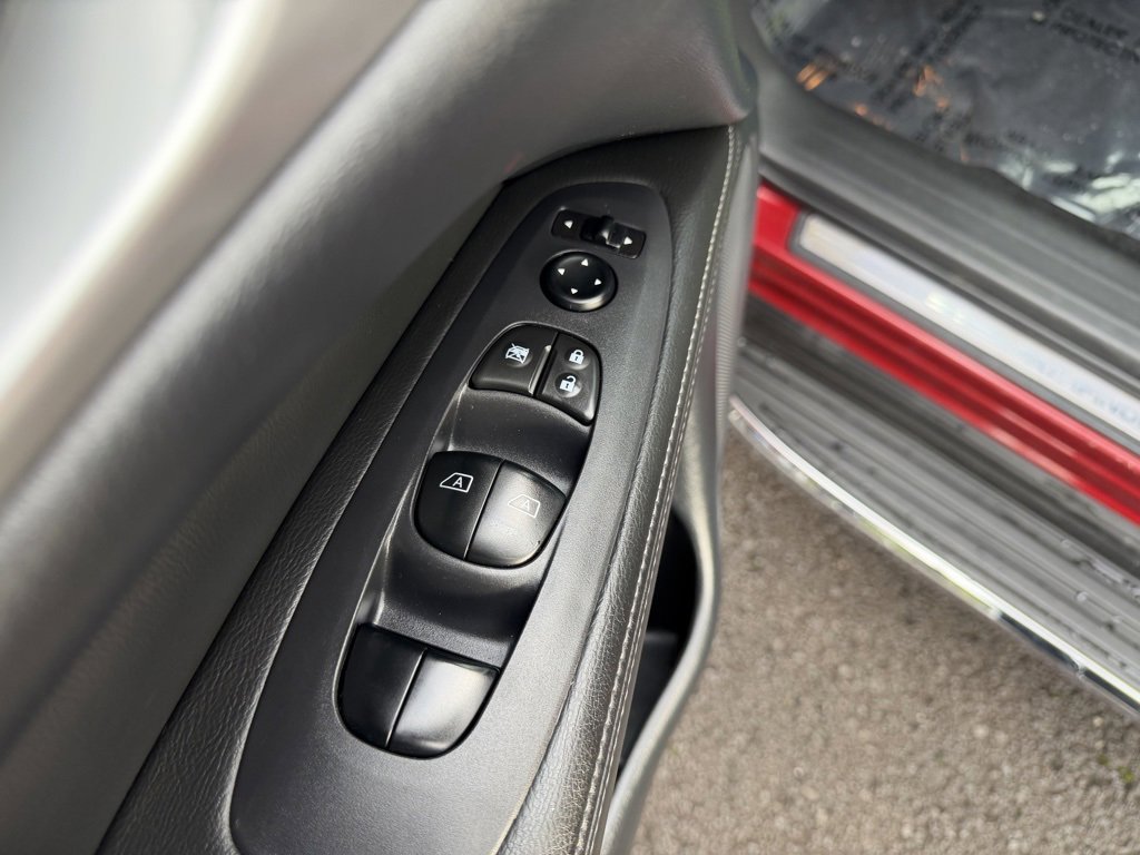 Used 2019 Nissan Pathfinder Platinum image 13