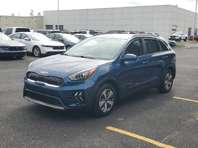 Used 2022 Kia Niro LX FWD image 2