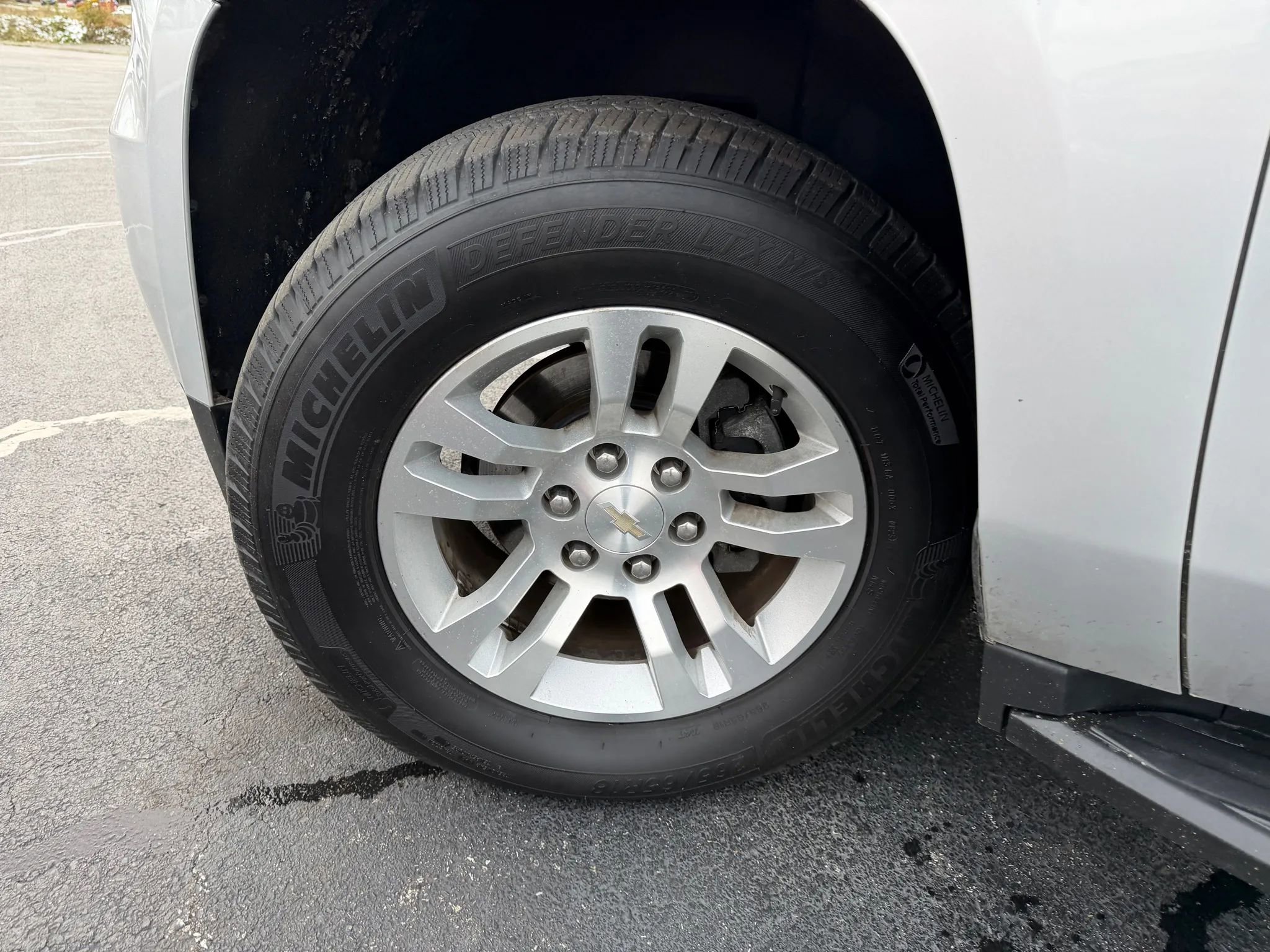 Used 2019 Chevrolet Suburban LT AWD/4WD image 50