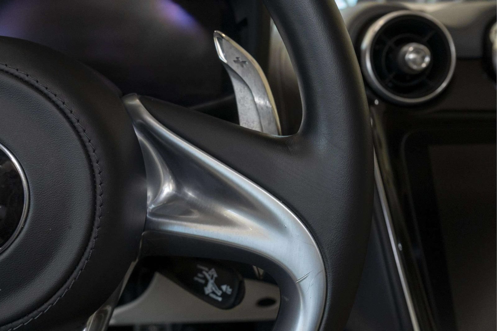 Used 2023 McLaren GT RWD image 25