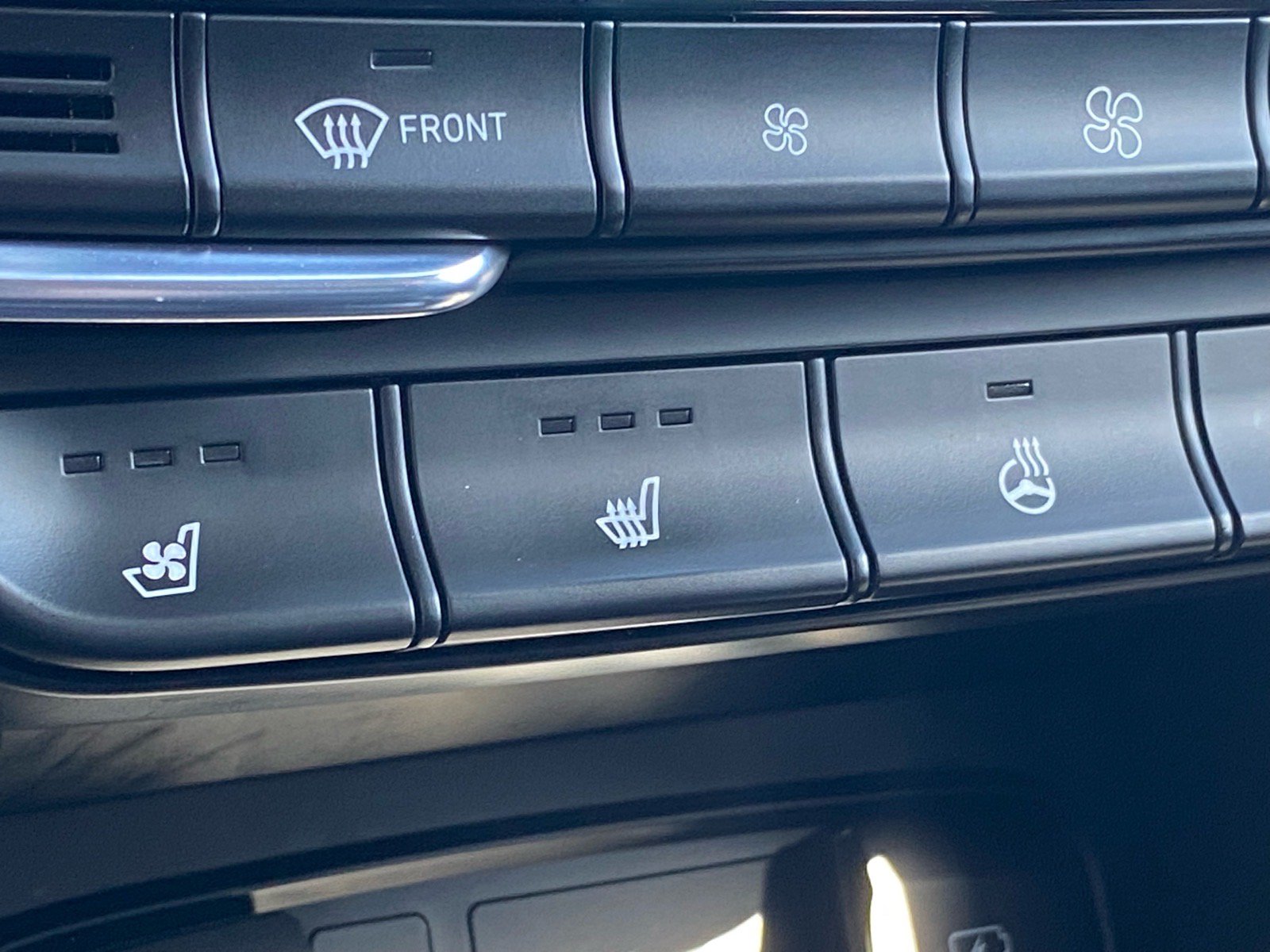 Used 2019 Hyundai Santa Fe FWD image 18