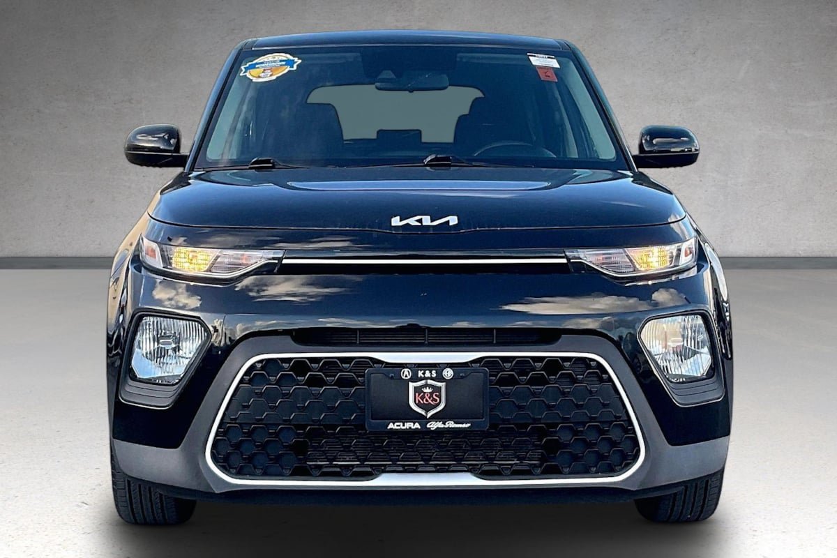 Used 2022 Kia Soul LX w/ Technology Package FWD image 3