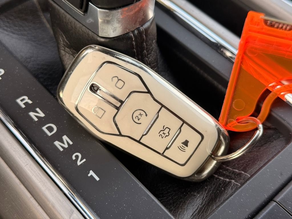 Used 2016 Ford F150 Platinum w/ Equipment Group 701A Luxury image 35