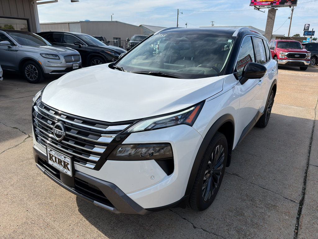 Used 2025 Nissan Rogue SL w/ Tech Package FWD image 1