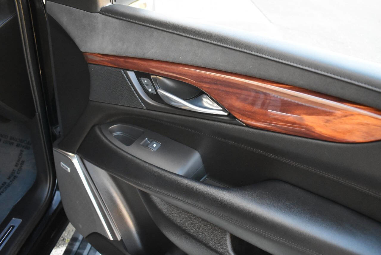 Used 2015 Cadillac Escalade Premium image 58