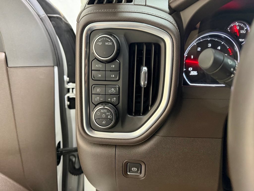 Used 2022 Chevrolet Silverado 3500 LTZ w/ LTZ Plus Package AWD/4WD image 7