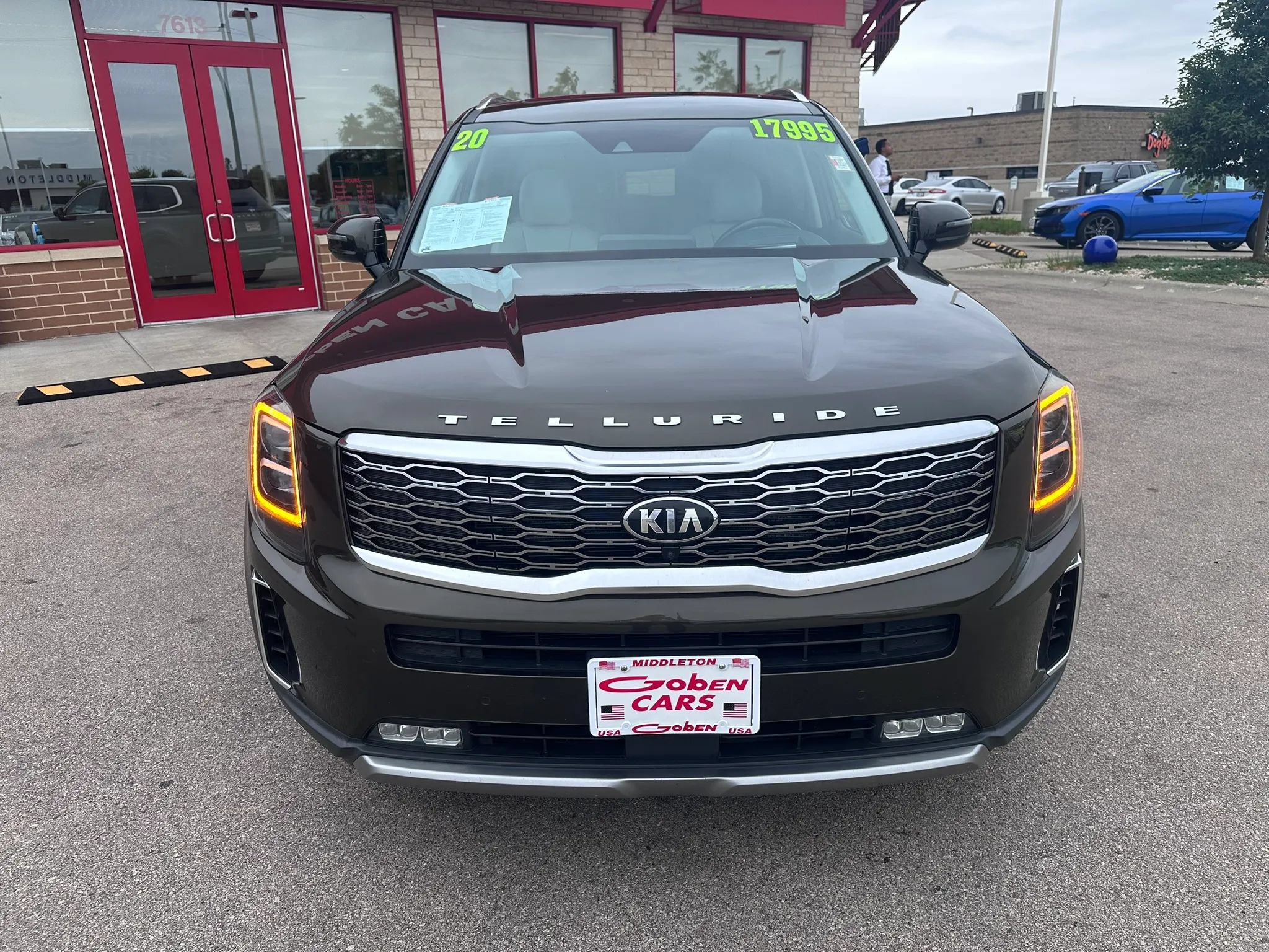 Used 2020 Kia Telluride SX w/ SX Prestige Package AWD/4WD image 2