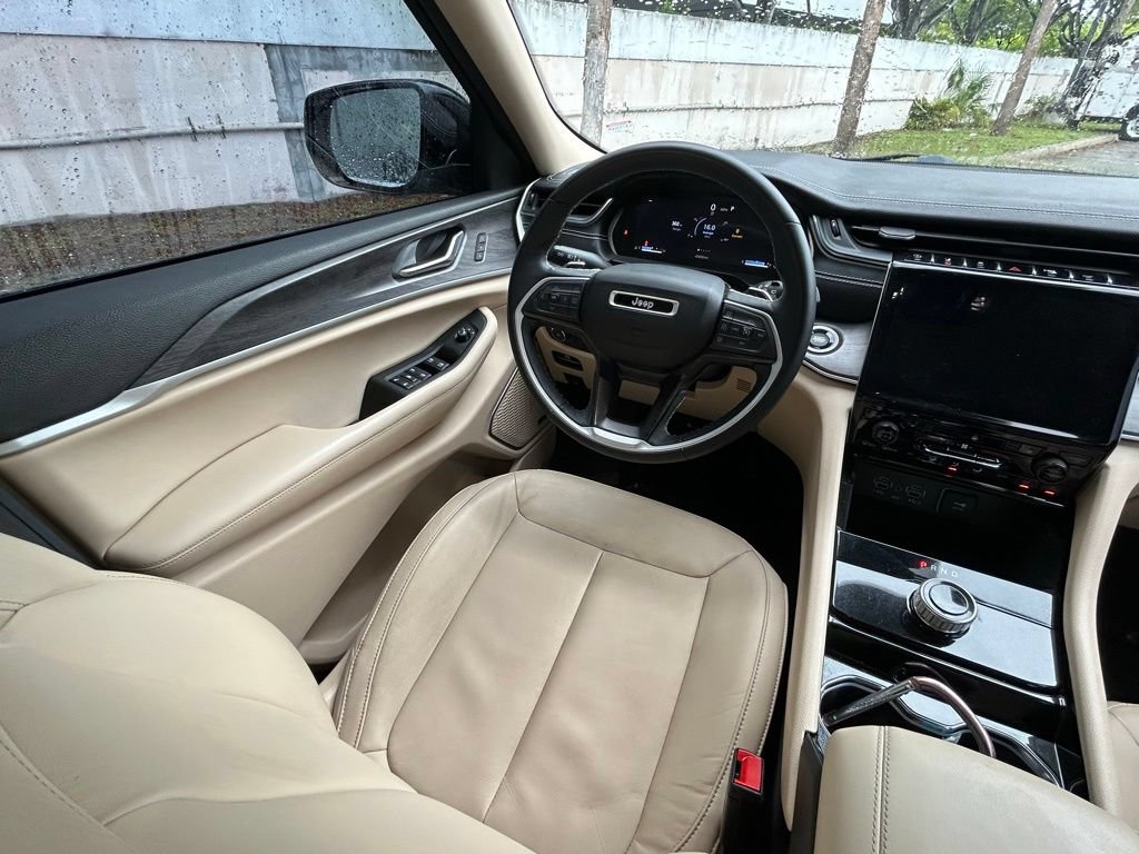 Certified 2022 Jeep Grand Cherokee L Limited RWD image 9