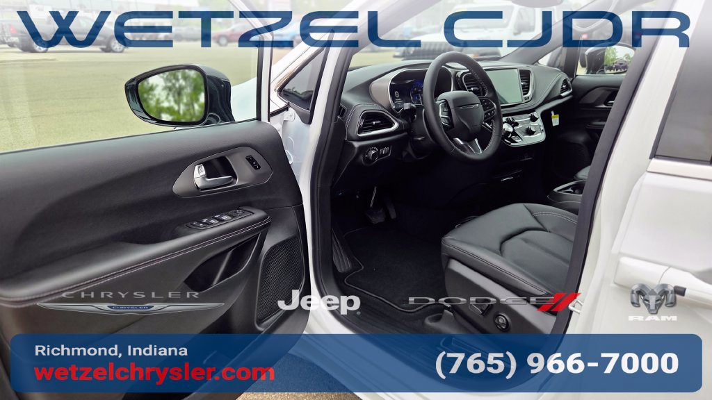 New 2027 Chrysler Pacifica Select FWD image 9