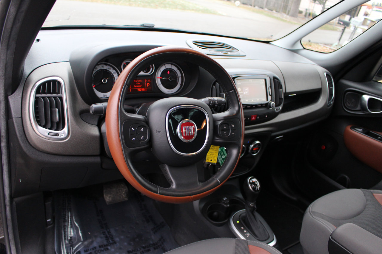 Used 2014 FIAT 500L Trekking w/ Popular Equipment Group image 18