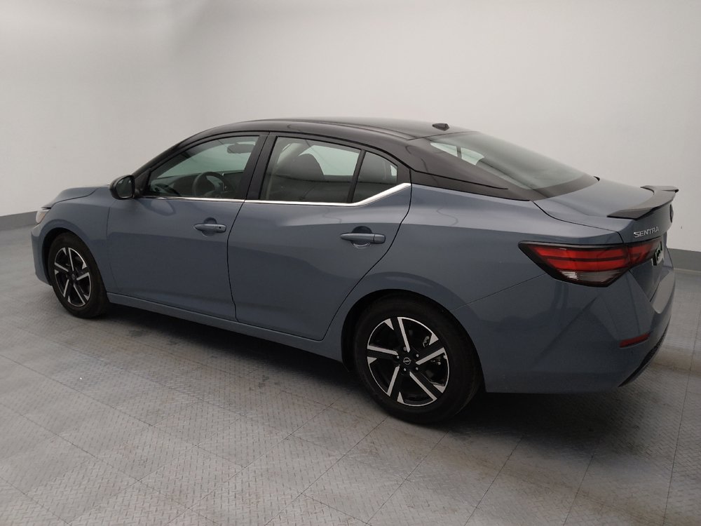 Used 2025 Nissan Sentra SV image 3
