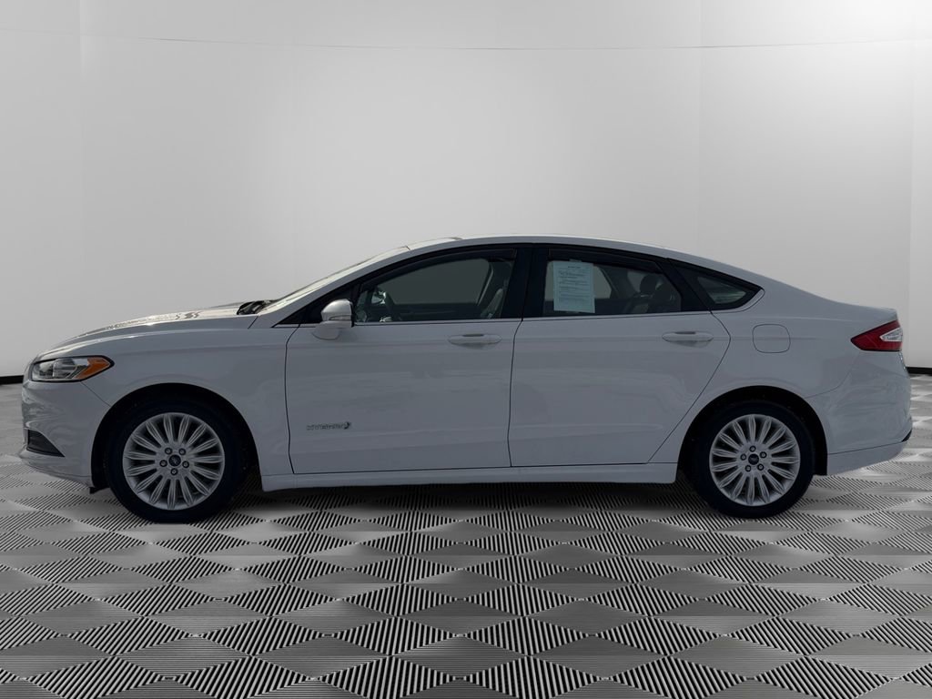 Used 2016 Ford Fusion SE image 4