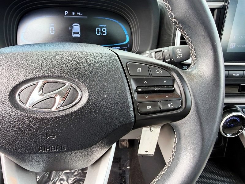Used 2023 Hyundai Venue SEL FWD image 31