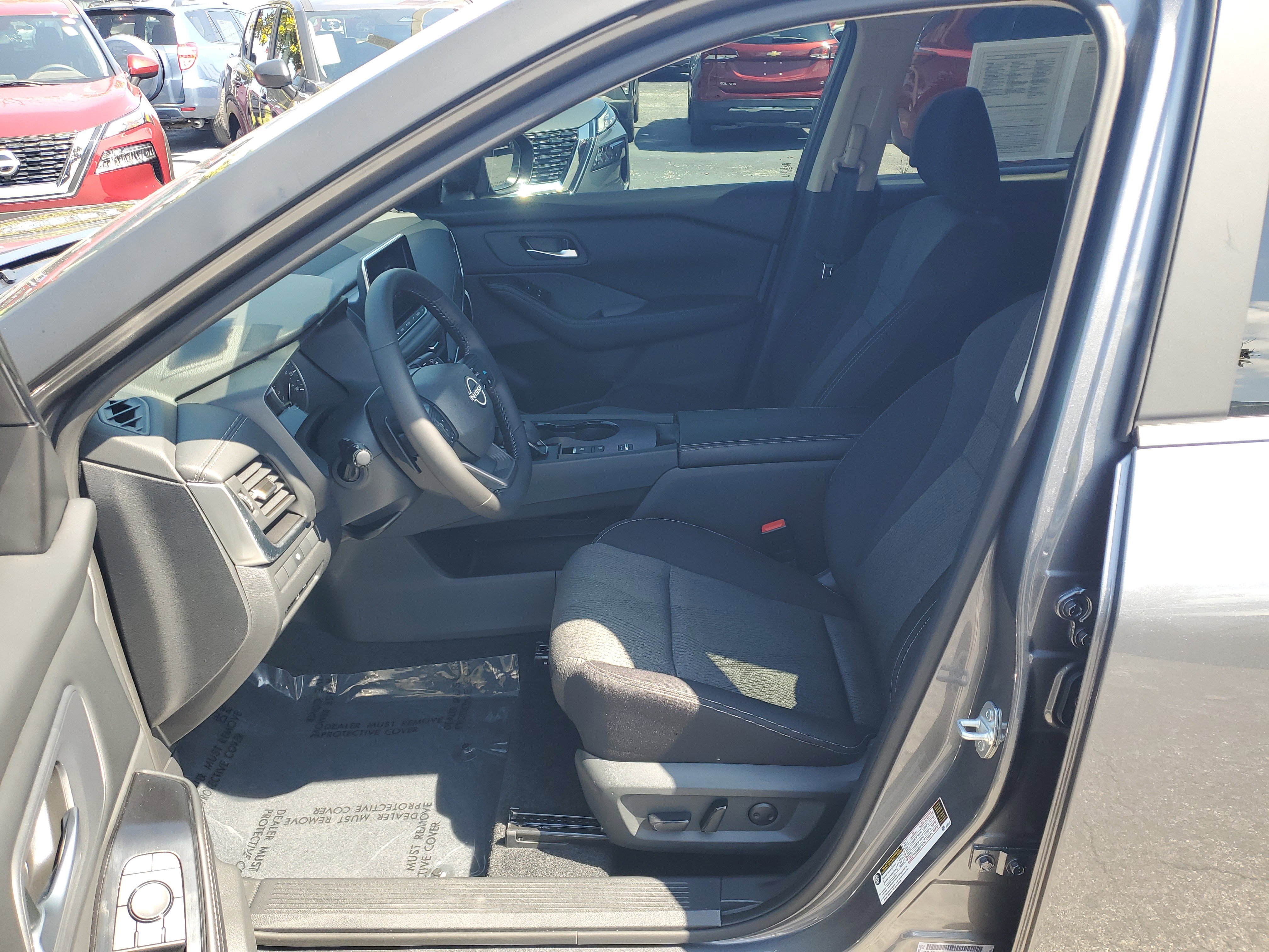 Certified 2026 Nissan Rogue SV FWD image 14