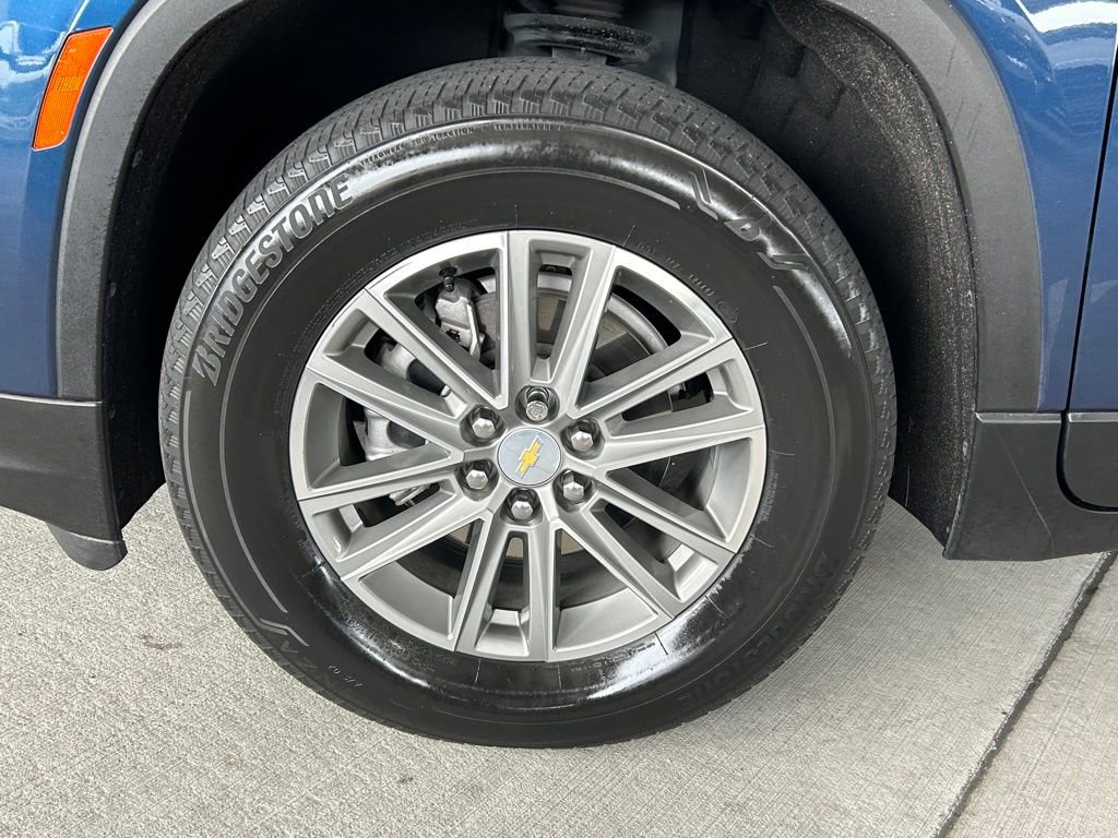 Used 2023 Chevrolet Traverse LT image 19