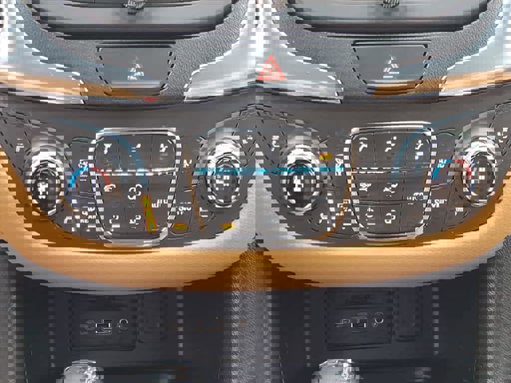 Used 2019 Chevrolet Equinox Premier image 11