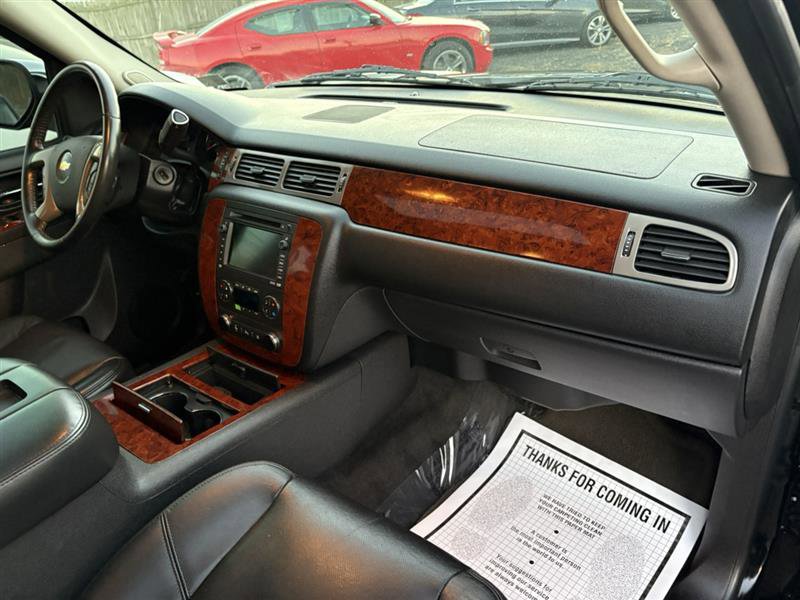Used 2010 Chevrolet Suburban LTZ image 24