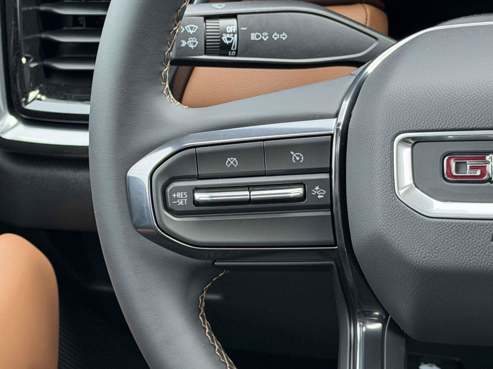 New 2026 GMC Canyon AT4 w/ Technology Plus Package AWD/4WD image 18