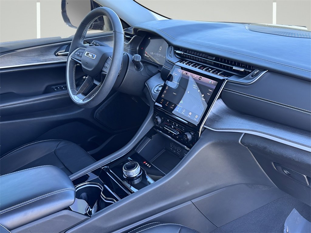 Used 2023 Jeep Grand Cherokee L Limited w/ Luxury Tech Group II image 10