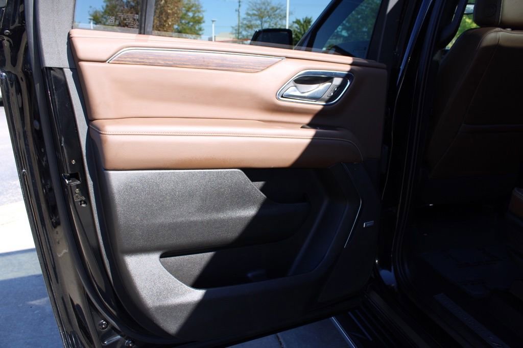 Used 2021 Chevrolet Suburban High Country image 25