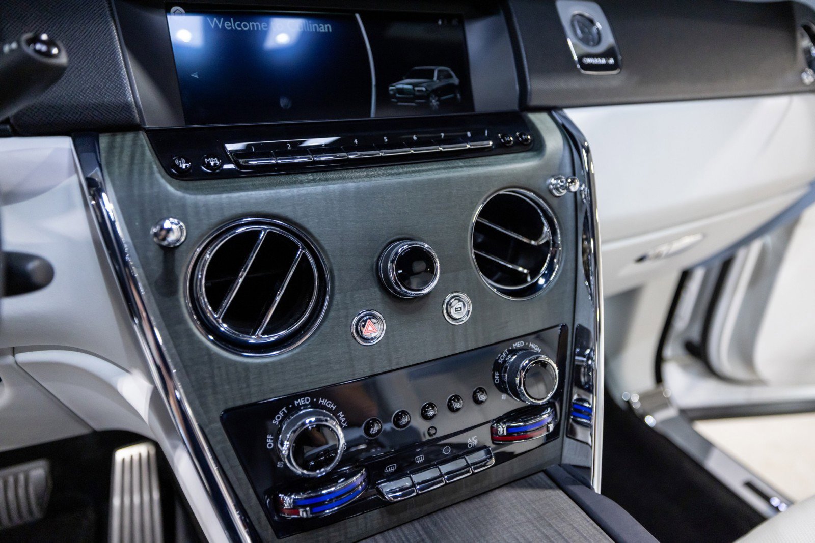 Used 2019 Rolls-Royce Cullinan image 42