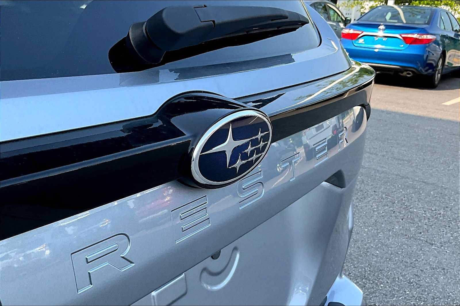 Used 2025 Subaru Forester Limited AWD/4WD image 12