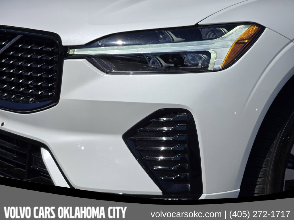 Certified 2025 Volvo XC60 B5 Core w/ Protection Package Premier AWD/4WD image 8