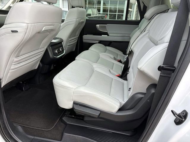 Used 2025 Ford Expedition Max Platinum image 11