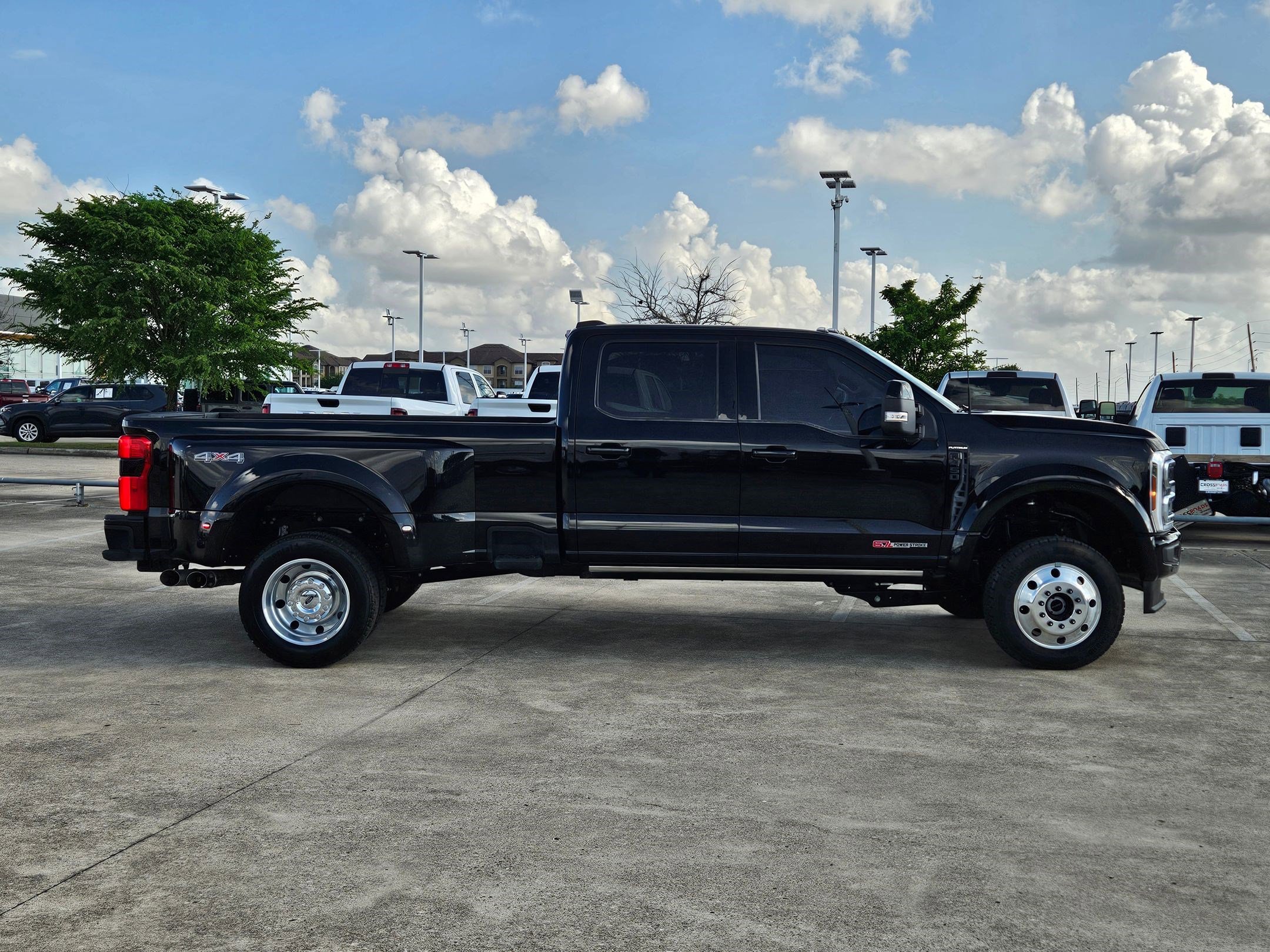 Used 2025 Ford F450 Platinum image 2