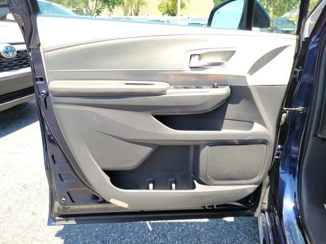 Used 2024 Toyota Sienna XLE FWD image 12