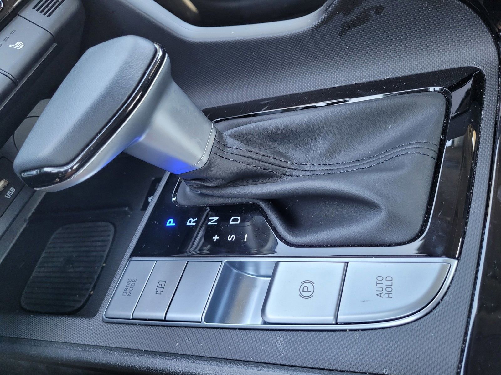 Certified 2025 Hyundai Elantra SEL image 24