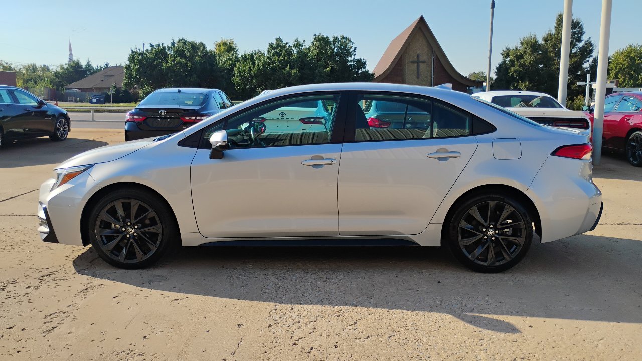 Used 2024 Toyota Corolla SE image 4