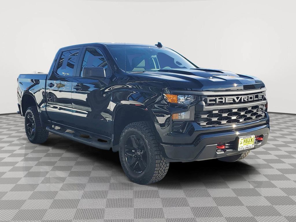 New 2026 Chevrolet Silverado 1500 Custom Trail Boss w/ LPO, Dark Essentials Package image 2