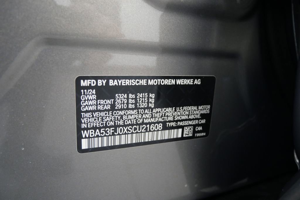 Used 2025 BMW 530i xDrive w/ Premium Package image 29