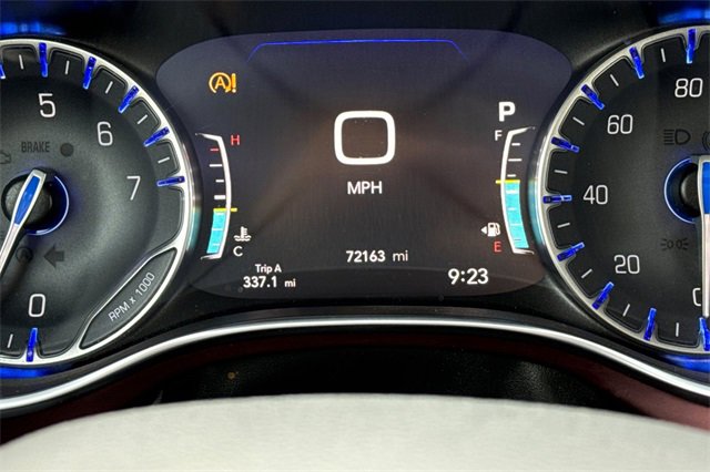 Used 2020 Chrysler Pacifica Limited image 34