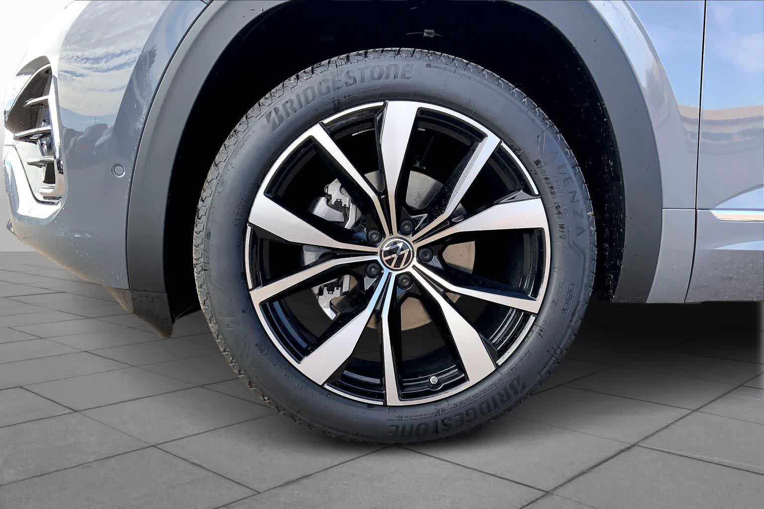 New 2026 Volkswagen Atlas SEL Premium R-Line AWD/4WD image 12