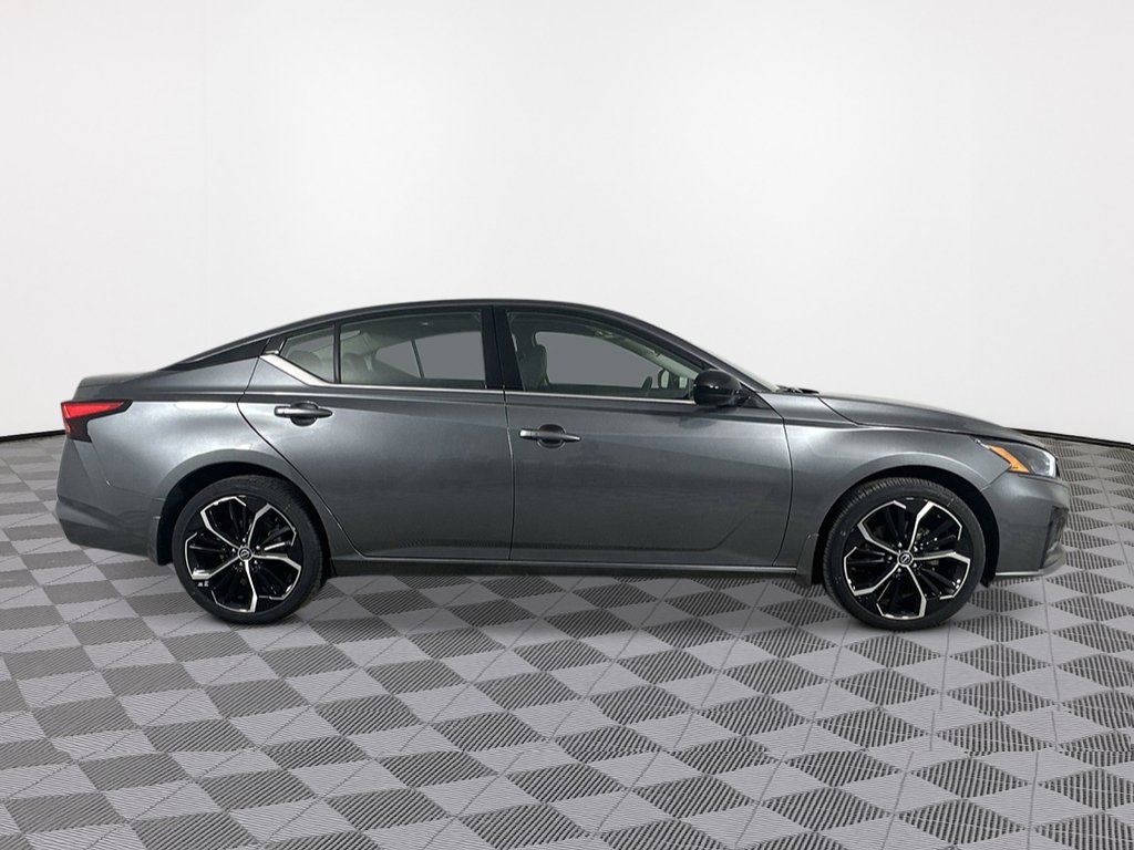 New 2025 Nissan Altima 2.5 SR image 2