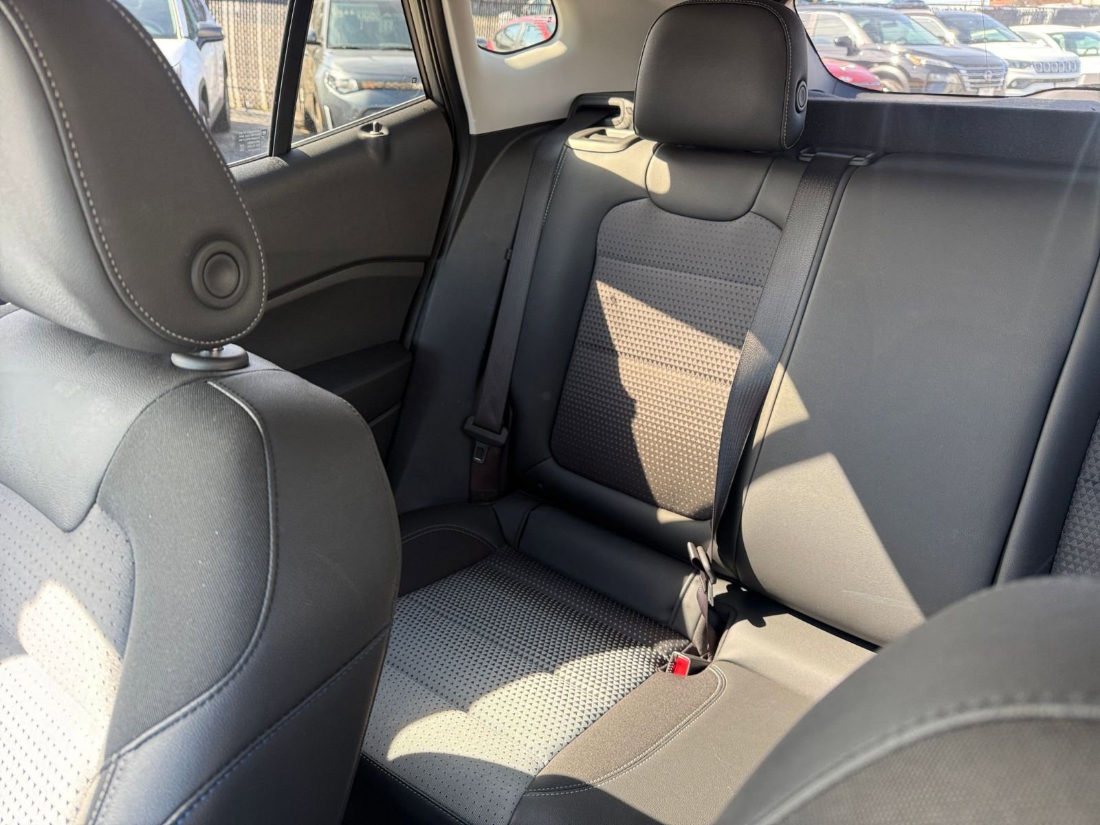 Used 2025 Chevrolet Trax LT w/ LT Convenience Package image 38