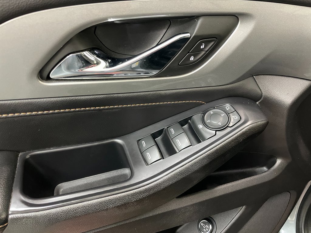 Used 2021 Chevrolet Traverse LT image 22