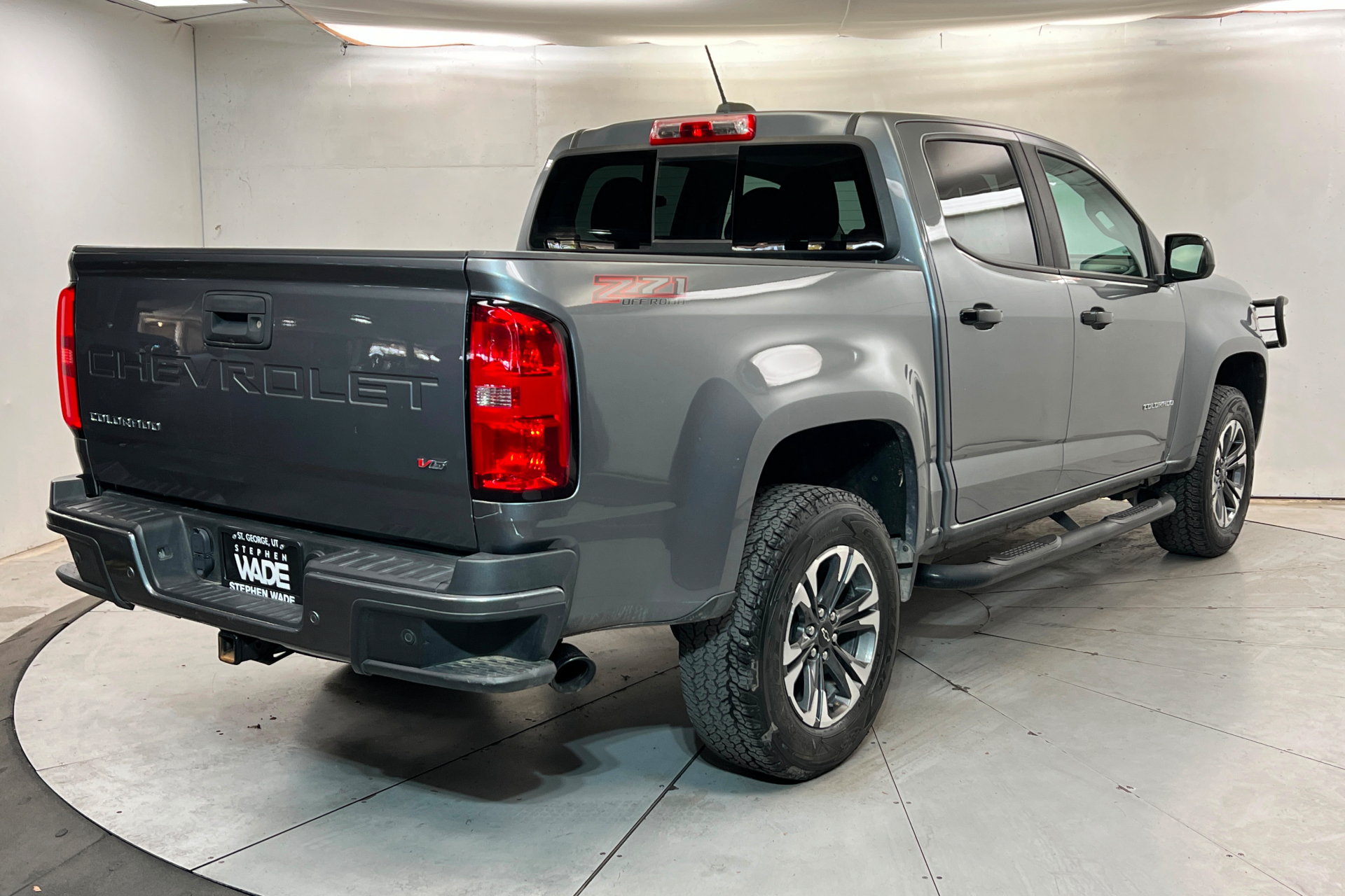 Used 2021 Chevrolet Colorado Z71 w/ Safety Package AWD/4WD image 6