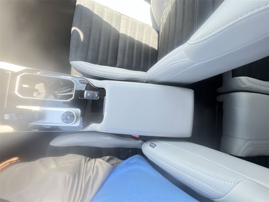 New 2025 Mitsubishi Outlander SE image 21