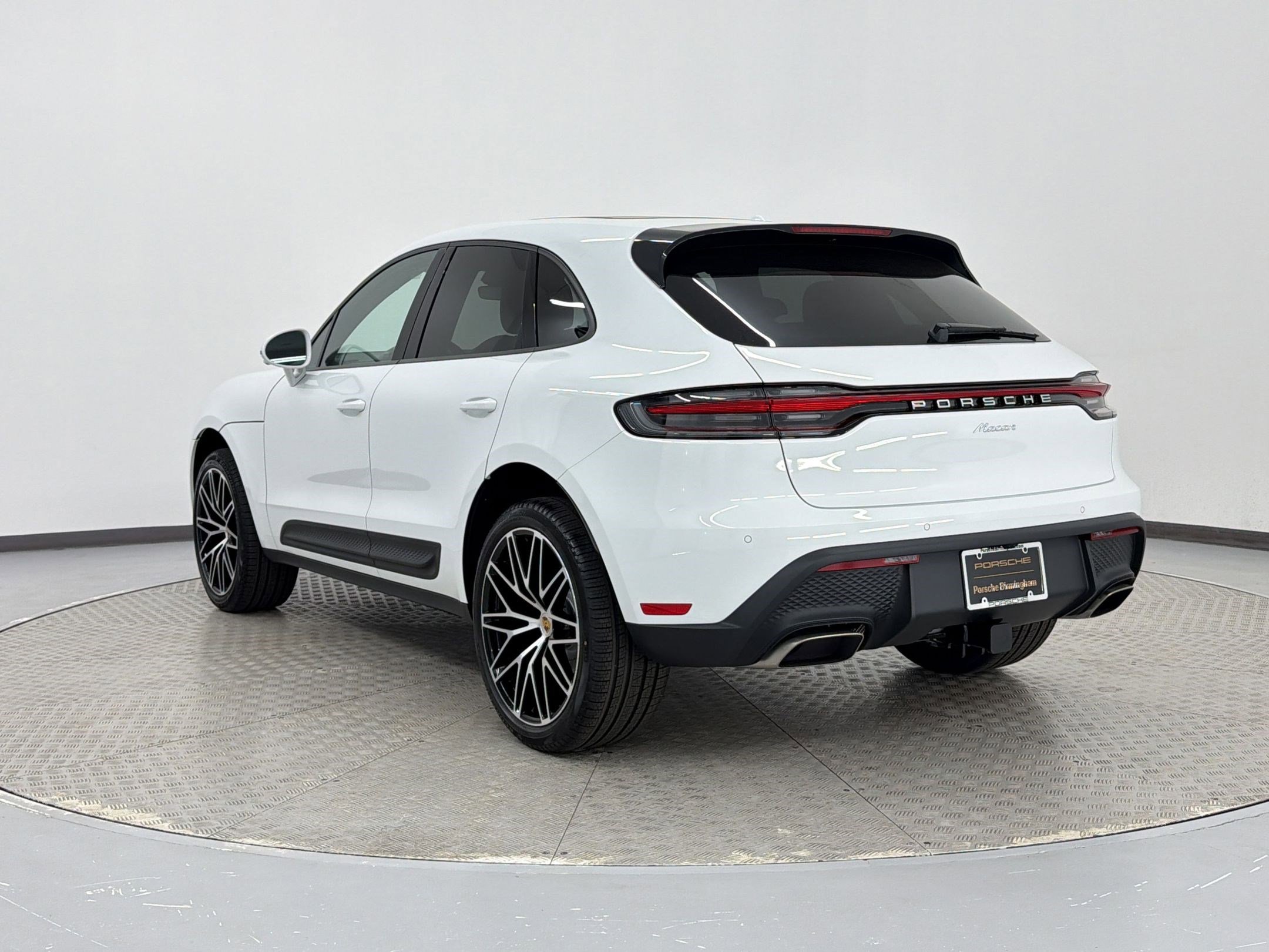 New 2026 Porsche Macan AWD/4WD image 3