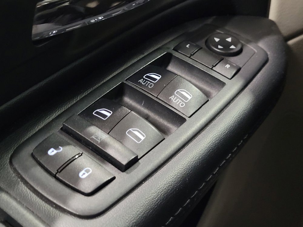 Used 2019 Dodge Grand Caravan SE image 27