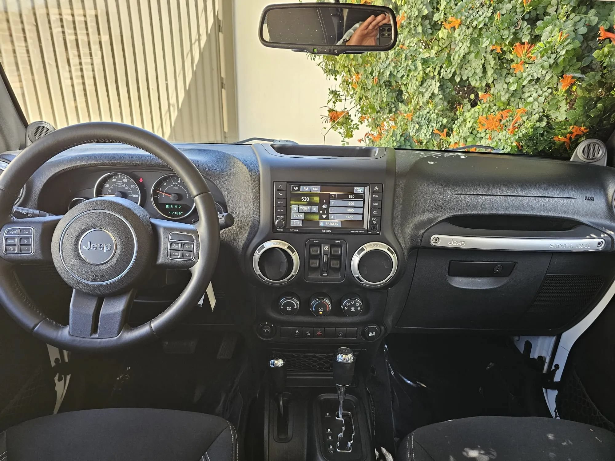 Used 2014 Jeep Wrangler Unlimited Sahara w/ Connectivity Group AWD/4WD image 20