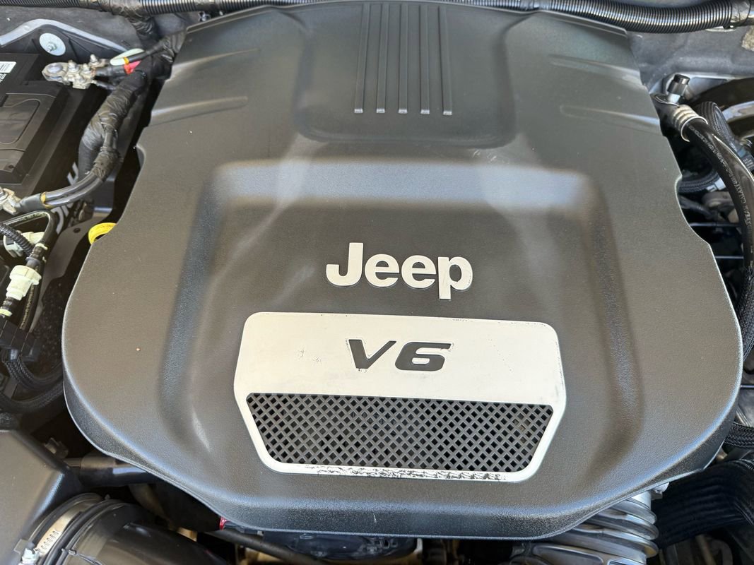 Used 2014 Jeep Wrangler Unlimited Sport w/ Dual Top Group AWD/4WD image 42