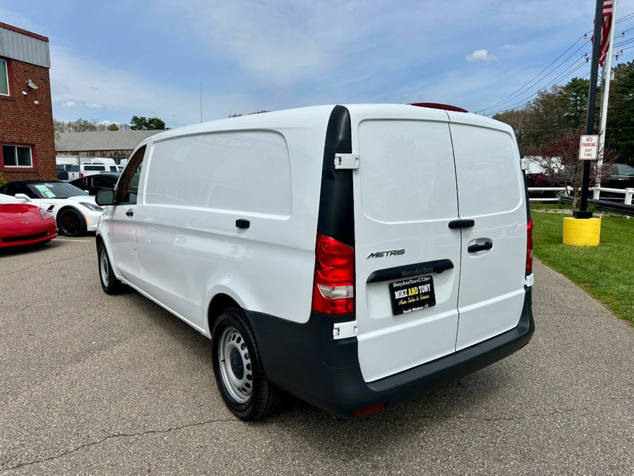 Used 2023 Mercedes-Benz Metris image 7