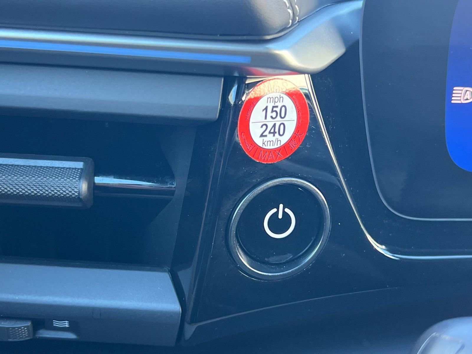 Certified 2025 Porsche Macan Electric image 27