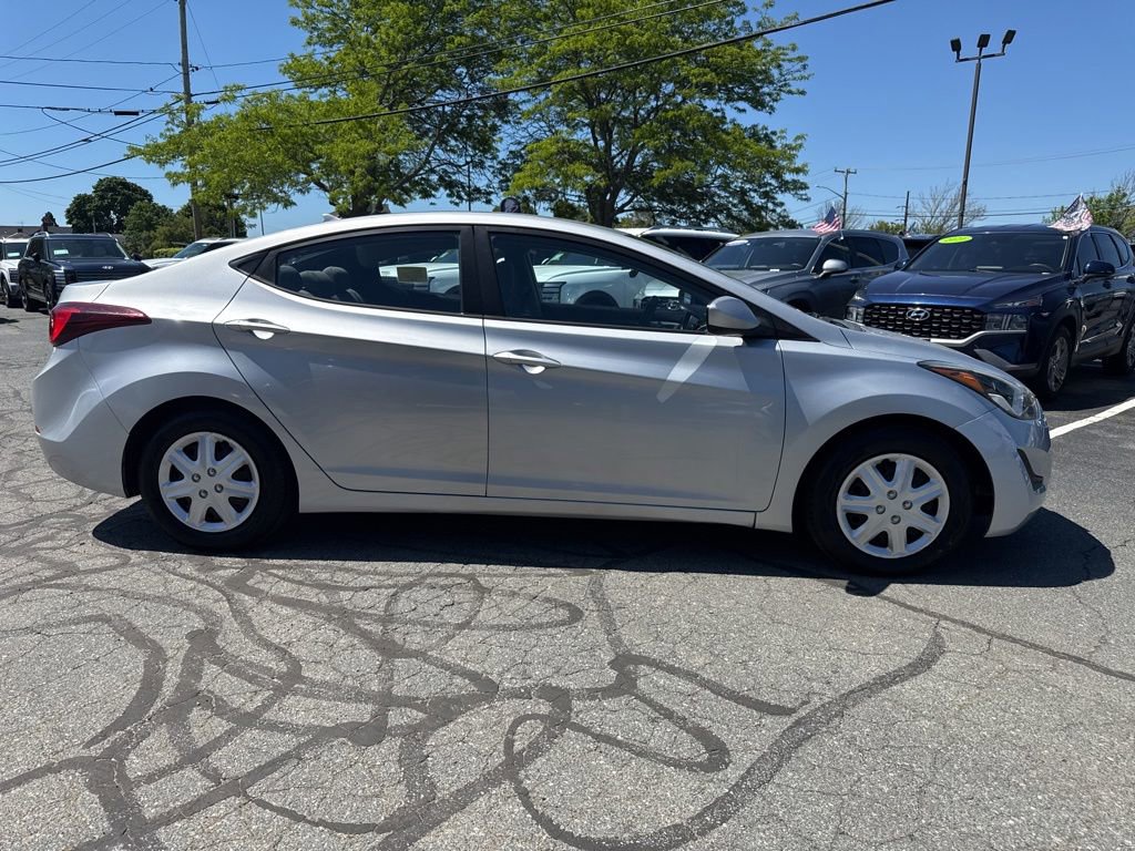 Used 2016 Hyundai Elantra SE FWD image 4