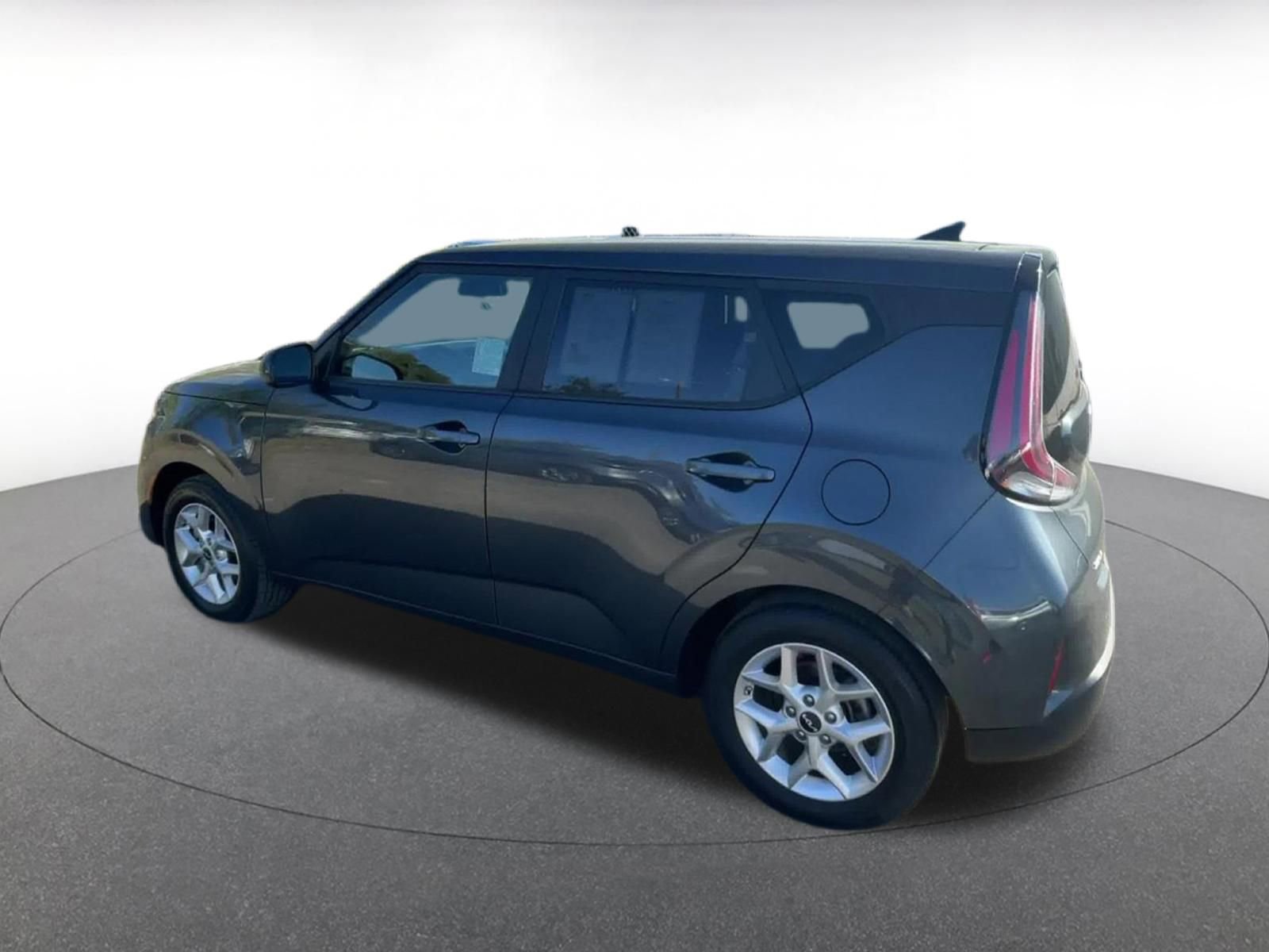 Used 2025 Kia Soul LX w/ LX Technology Package image 10