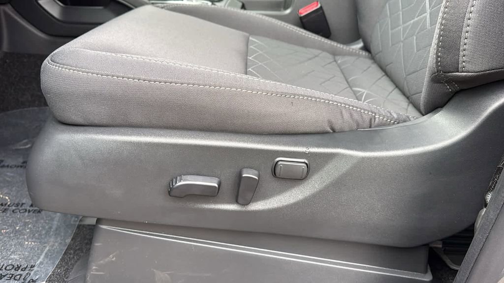 New 2026 Nissan Frontier SV w/ Tow Package image 17